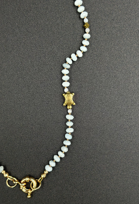 Collier Stay Wild Forever turtle en aigue-marine et hématite