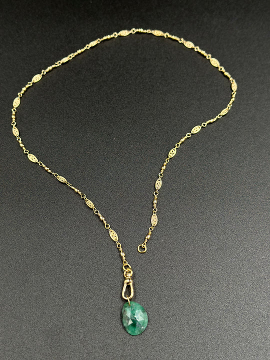 Collier émeraude et chaîne filigrane plaqué or