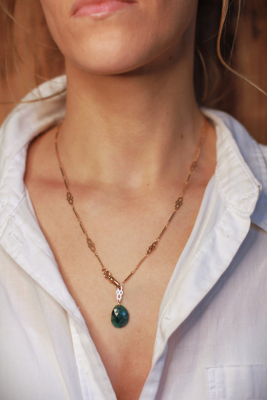 Collier émeraude et chaîne plaqué or