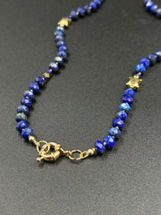 Collier Stay Wild Forever turtle en lapis-lazuli et hématite